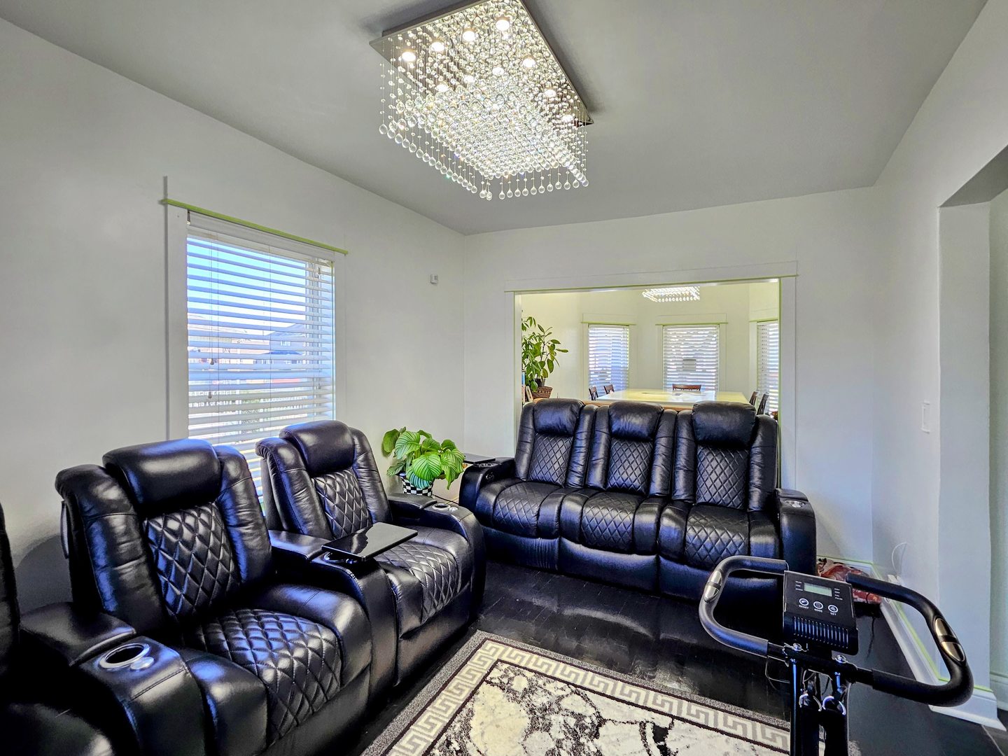 5254 W Monroe Street, Chicago, IL 60644