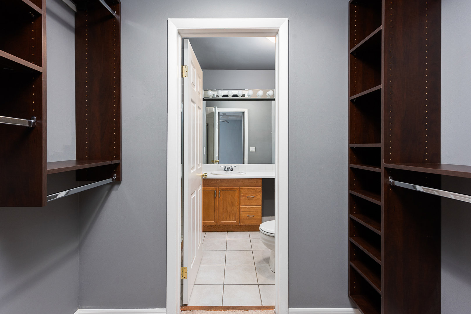 5919 Oakwood Drive #141F, Lisle, IL 60532