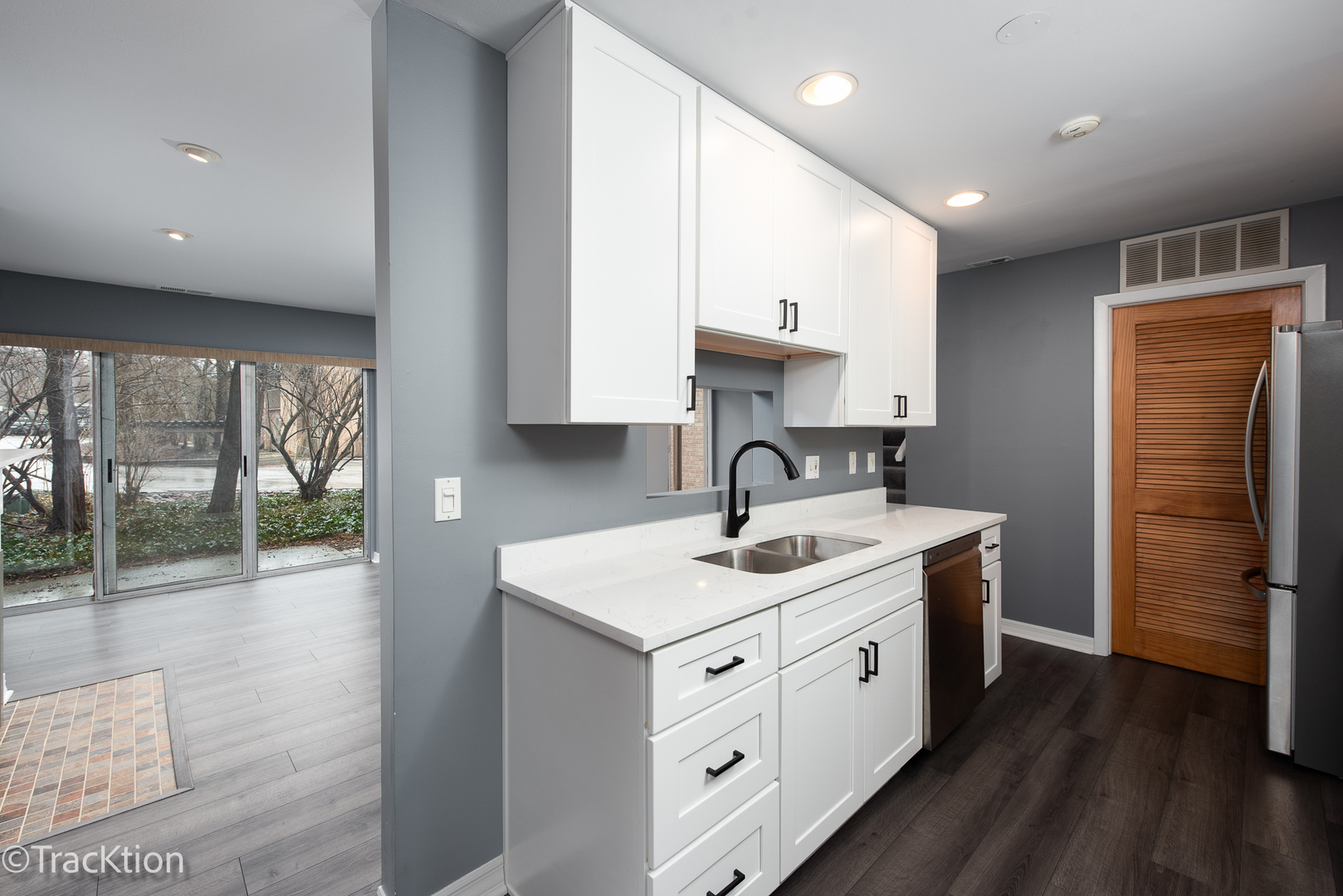 5919 Oakwood Drive #141F, Lisle, IL 60532