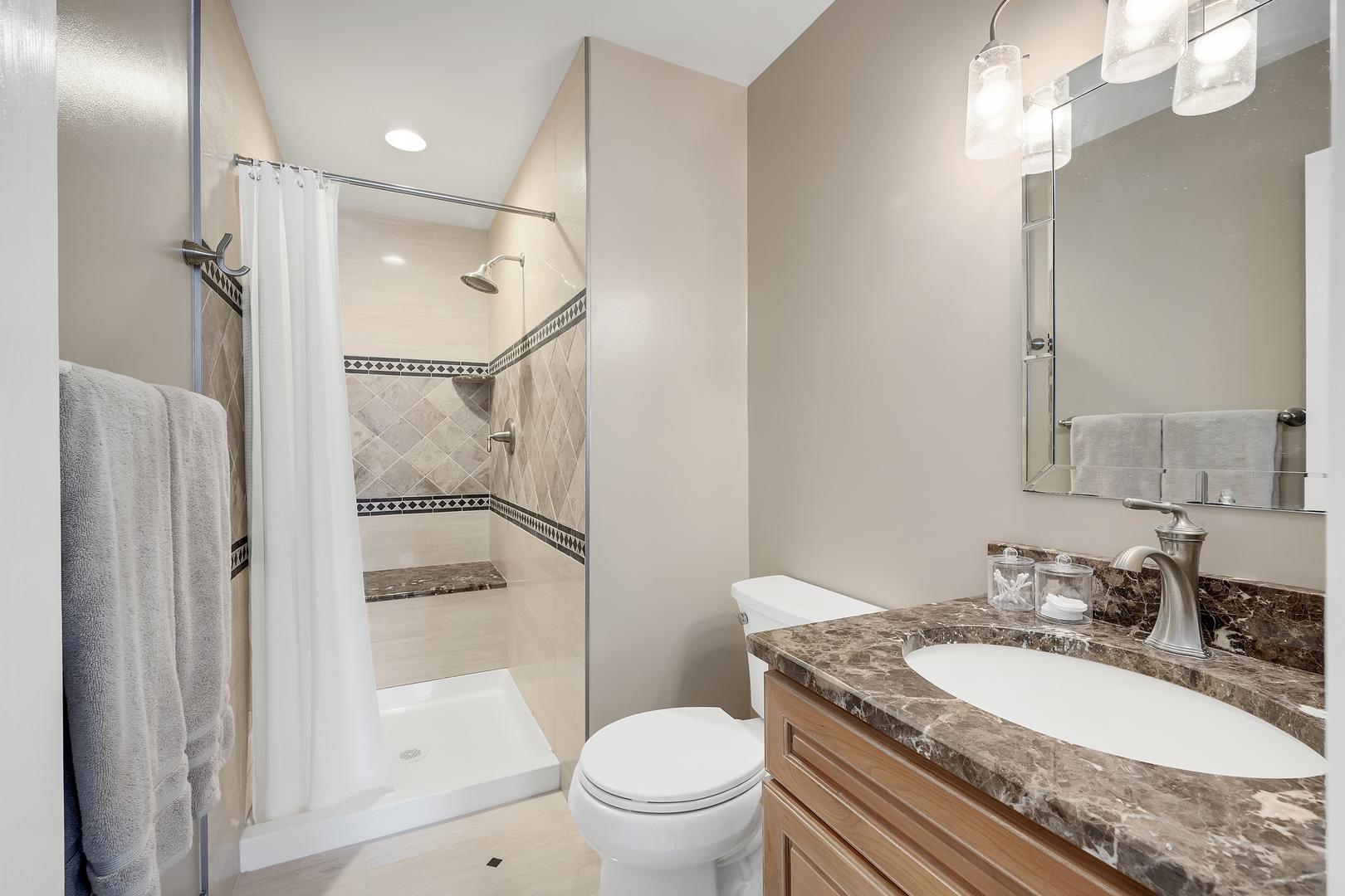 6921 Martin Drive, Woodridge, IL 60517