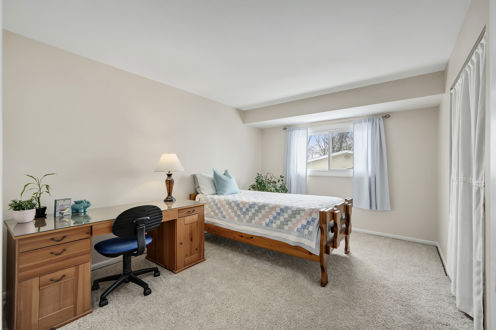 6921 Martin Drive, Woodridge, IL 60517