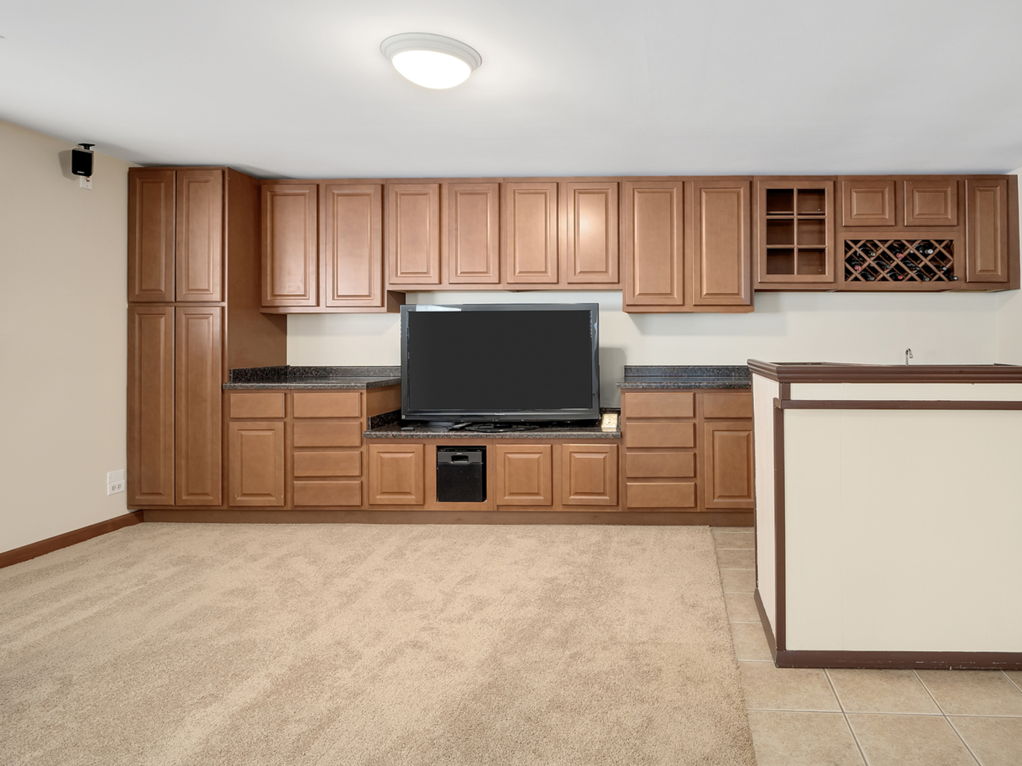 6921 Martin Drive, Woodridge, IL 60517