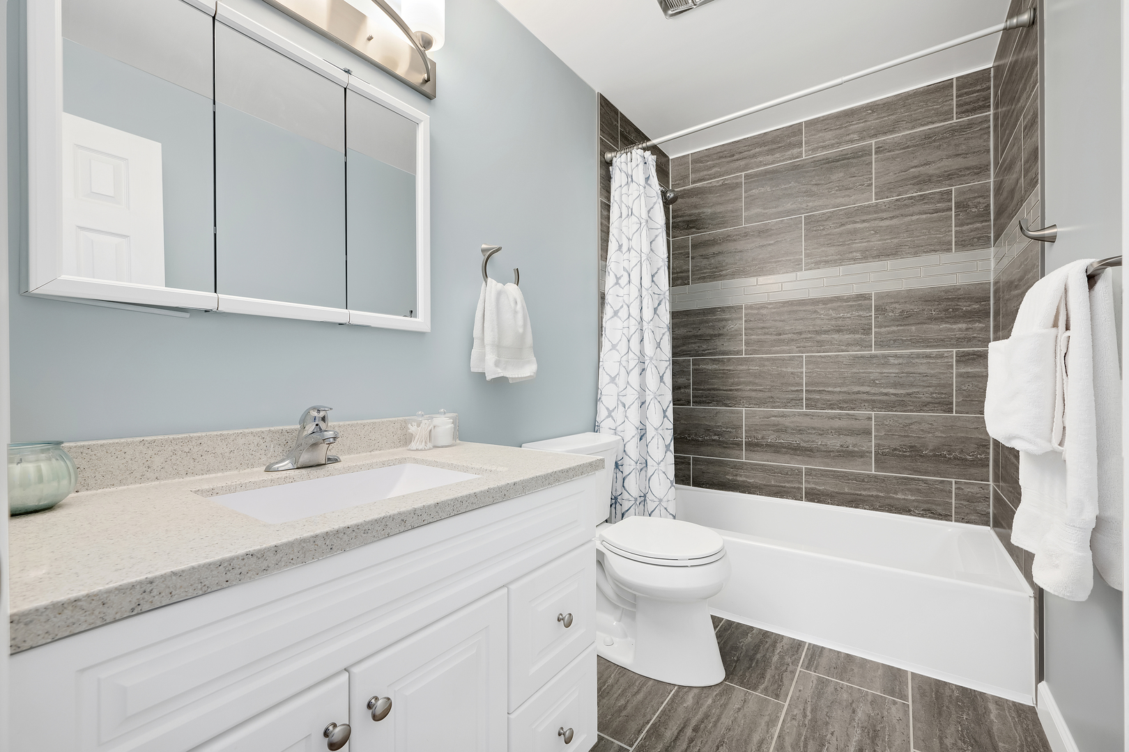 6921 Martin Drive, Woodridge, IL 60517