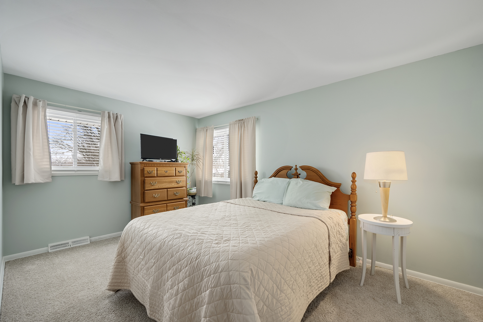 6921 Martin Drive, Woodridge, IL 60517