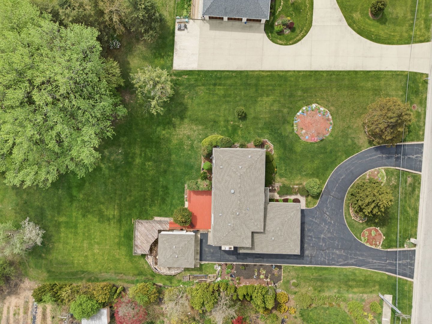 1735 Larson Lane, Roselle, IL 60172