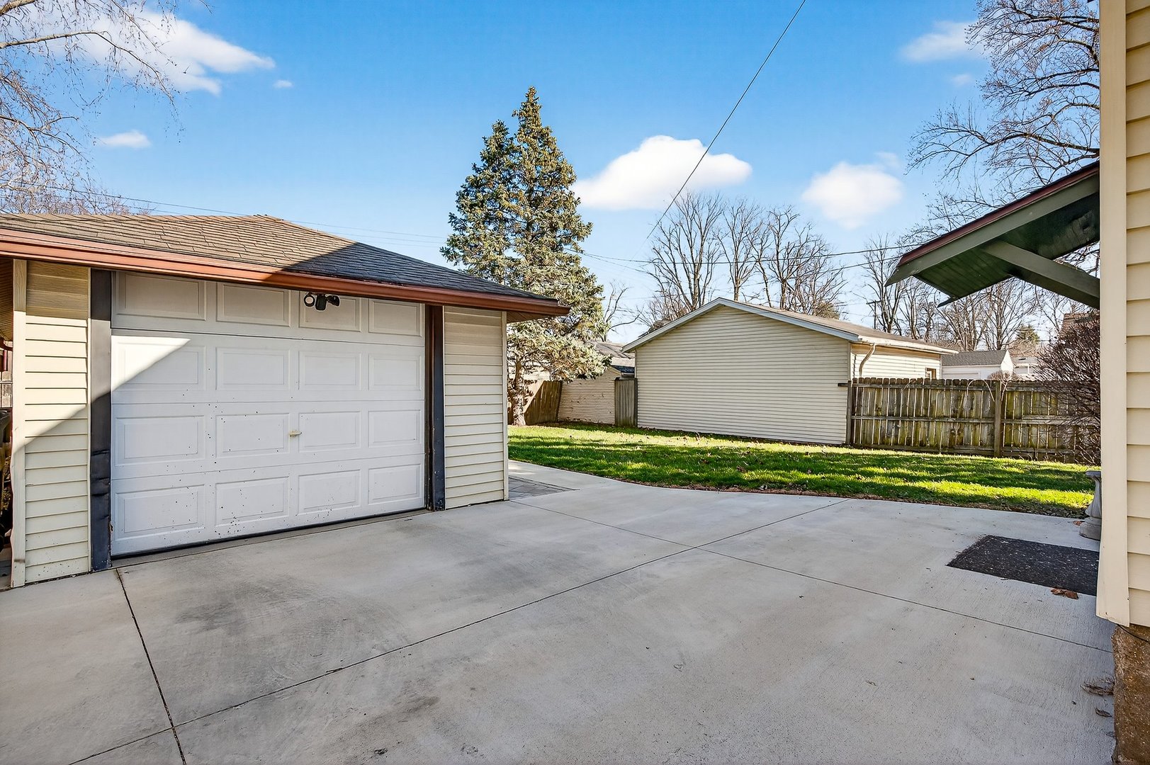 222 Leland Street, Bloomington, IL 61701