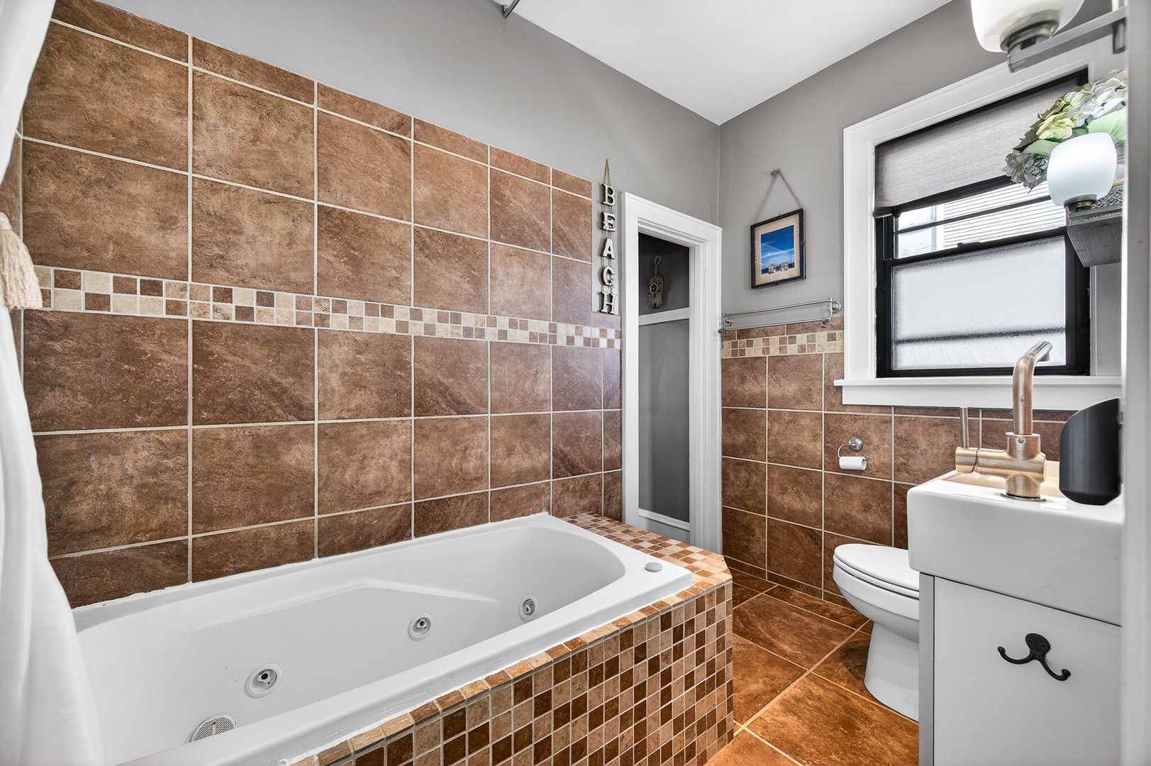 222 Leland Street, Bloomington, IL 61701