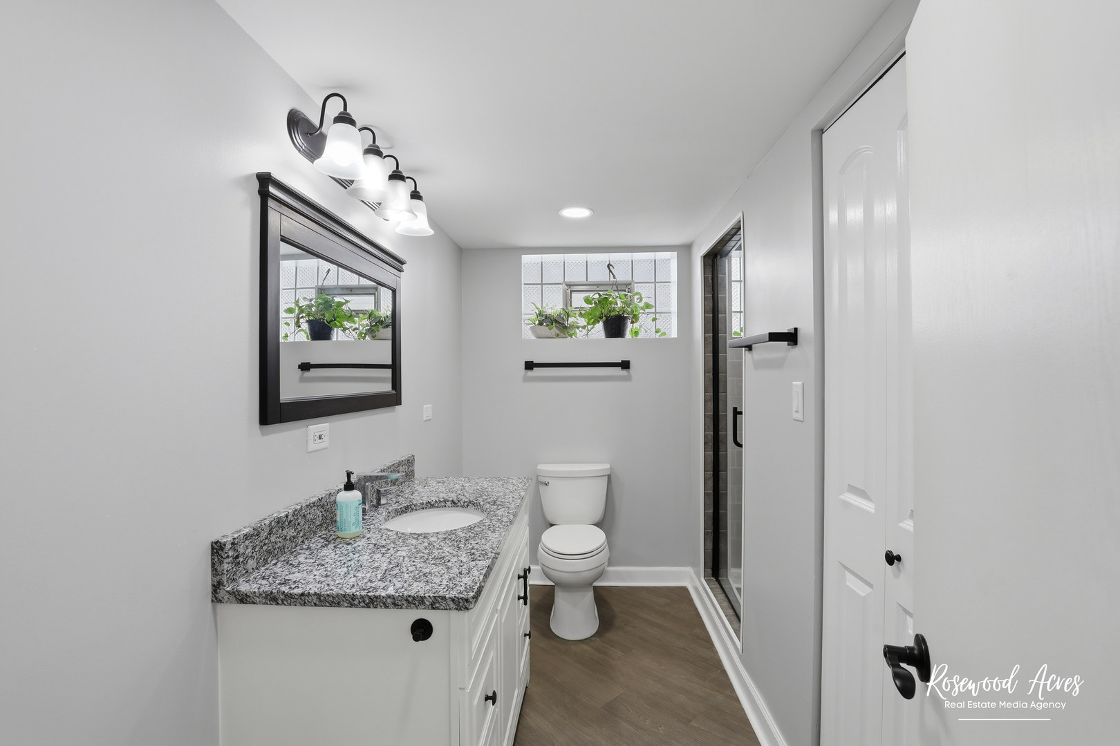 7329 W 55th Place, Summit, IL 60501