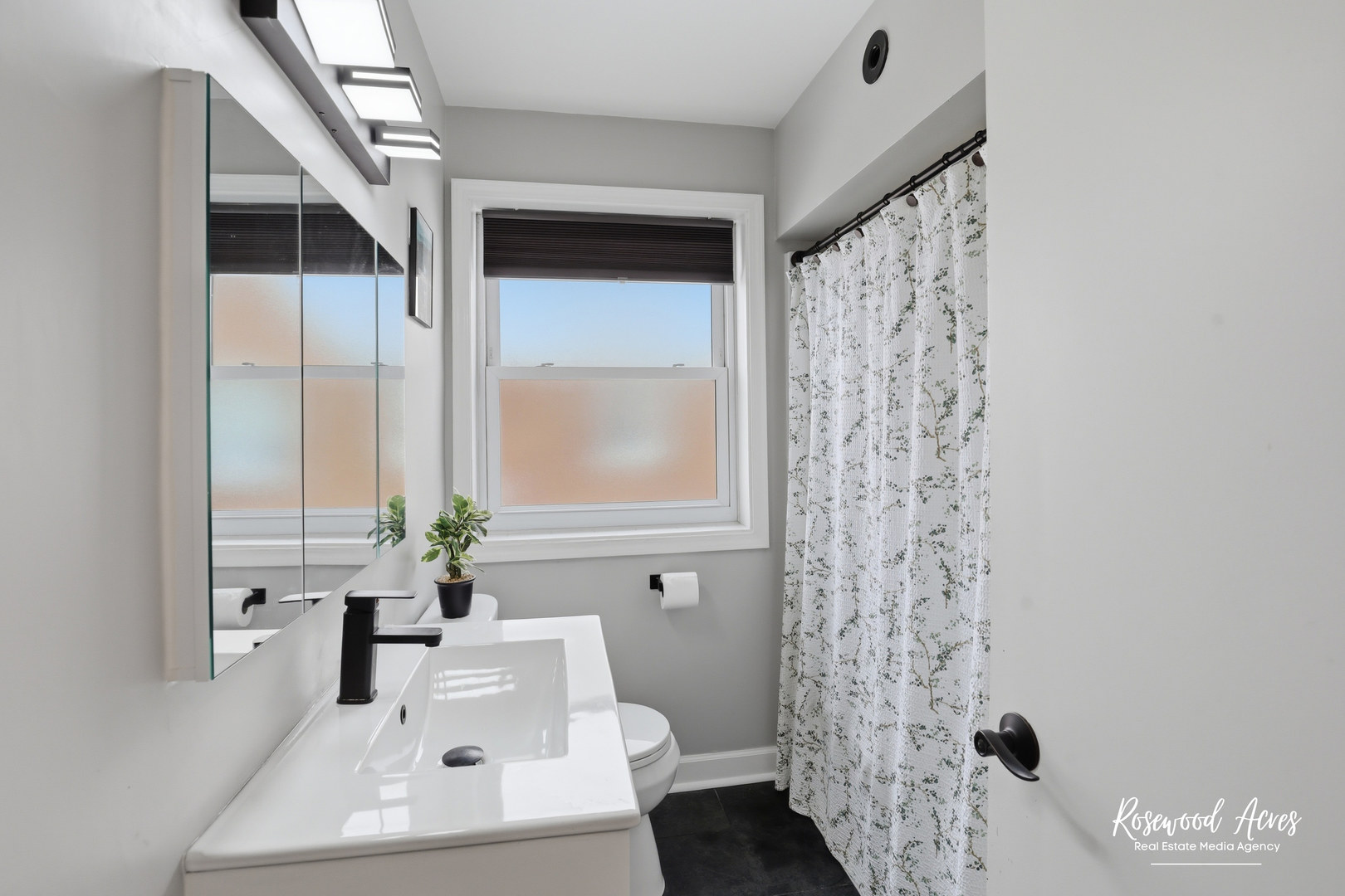 7329 W 55th Place, Summit, IL 60501