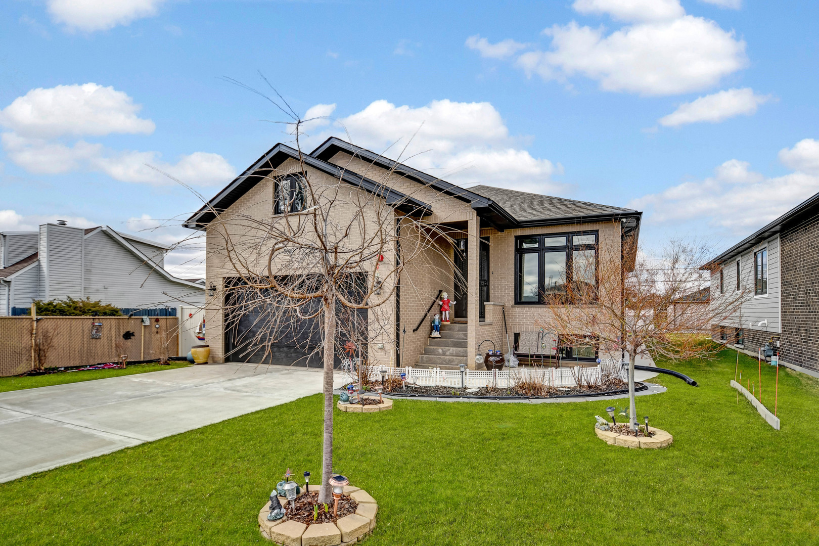 8332 S 78th Court, Justice, IL 60458