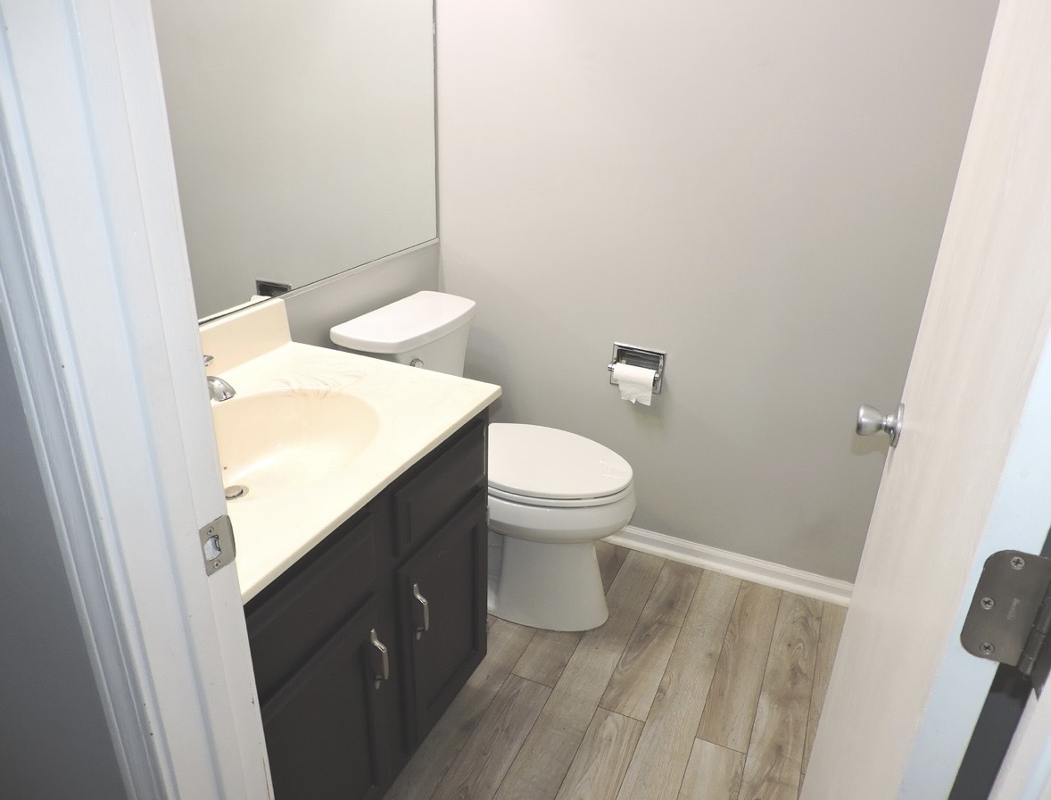 245 Carlisle Avenue, Westmont, IL 60559