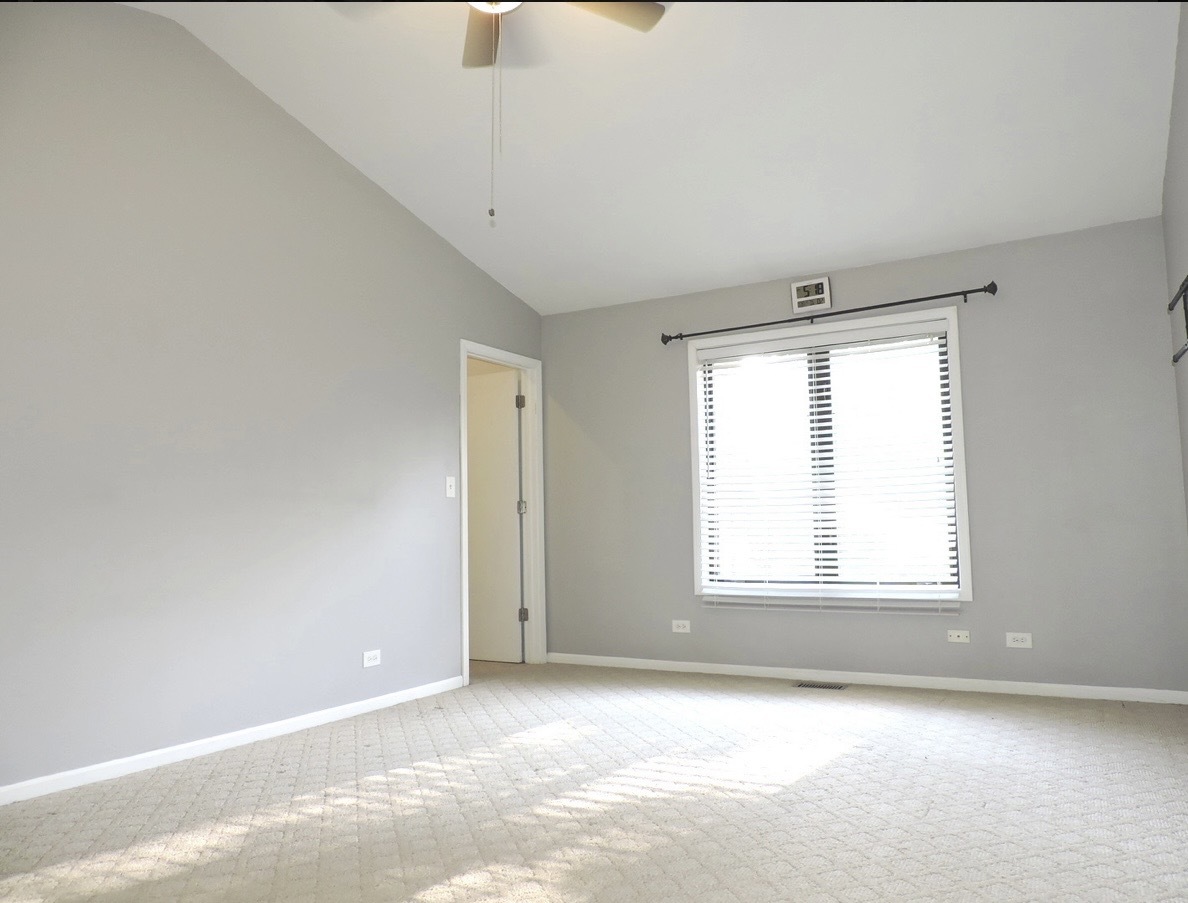 245 Carlisle Avenue, Westmont, IL 60559