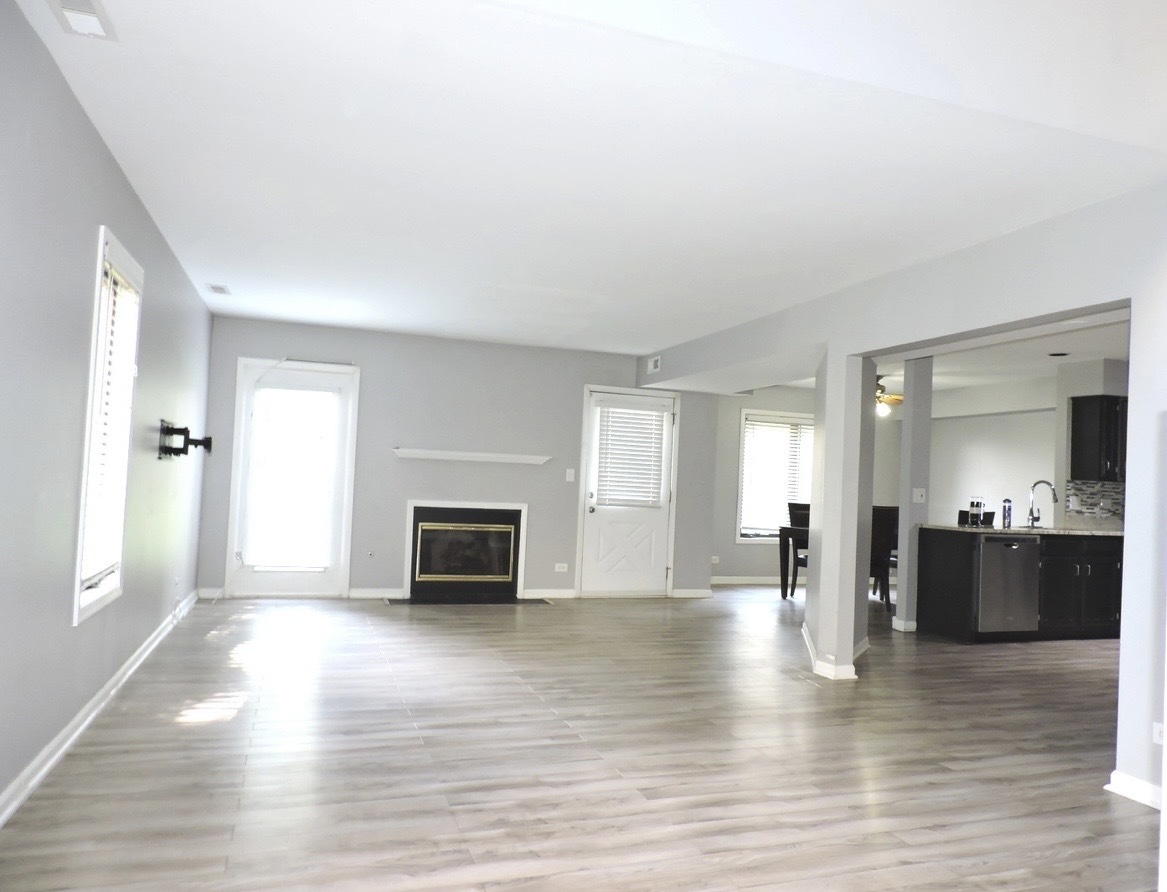 245 Carlisle Avenue, Westmont, IL 60559