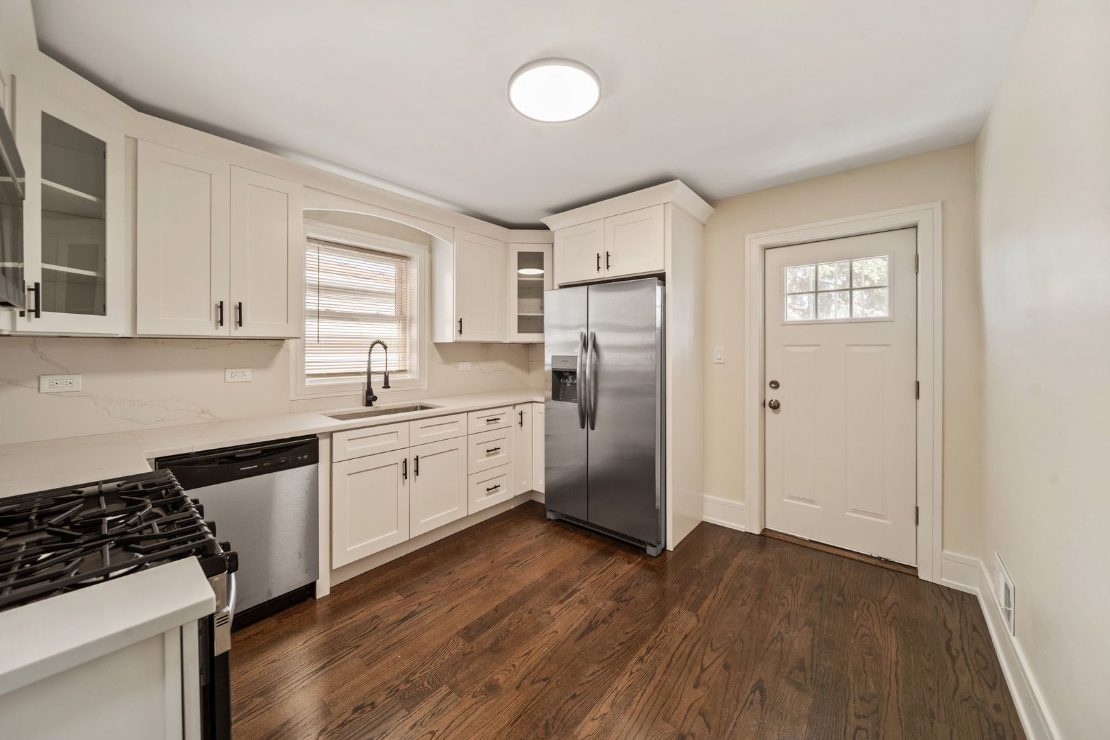 10235 S Rhodes Avenue, Chicago, IL 60628