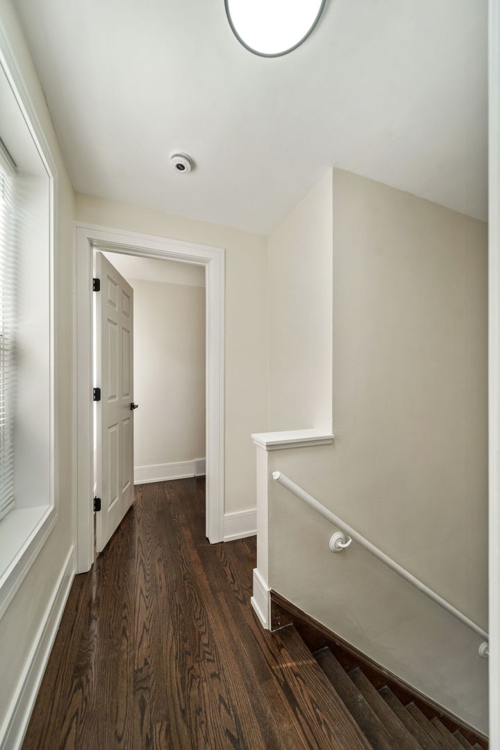 10235 S Rhodes Avenue, Chicago, IL 60628