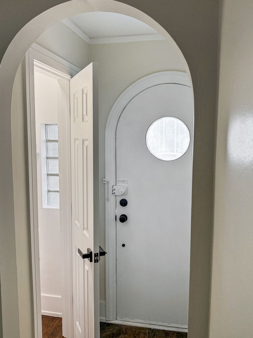 10235 S Rhodes Avenue, Chicago, IL 60628