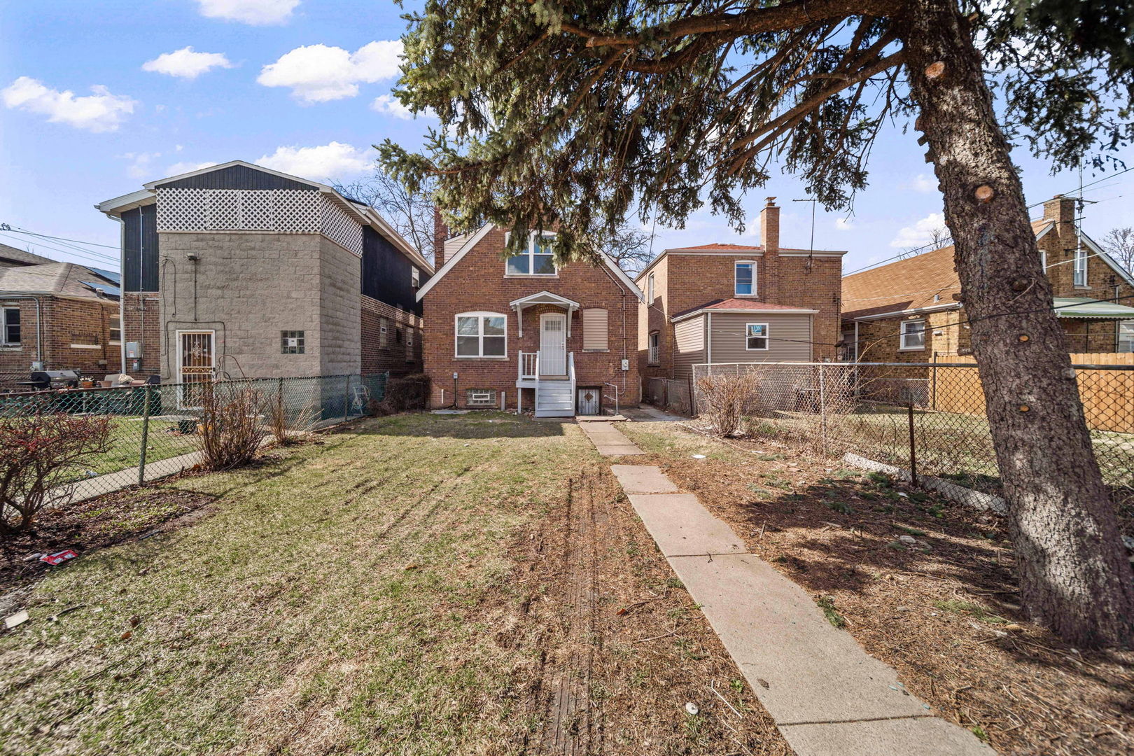 10235 S Rhodes Avenue, Chicago, IL 60628