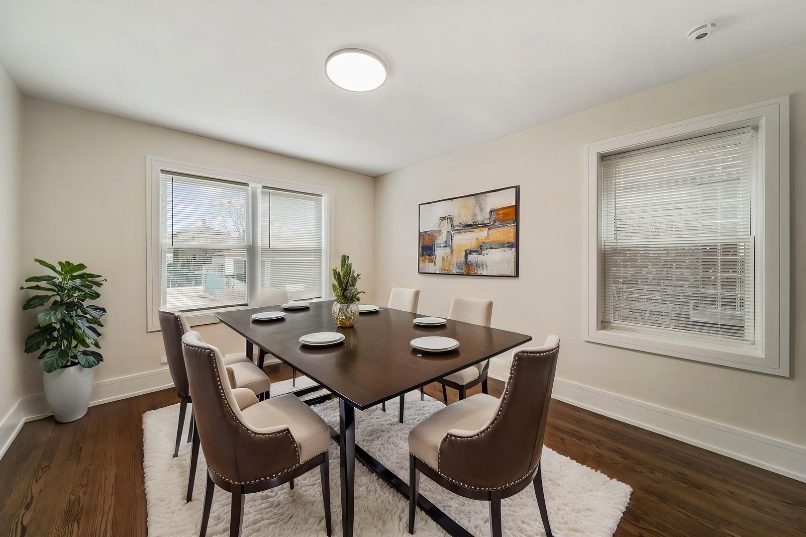 10235 S Rhodes Avenue, Chicago, IL 60628