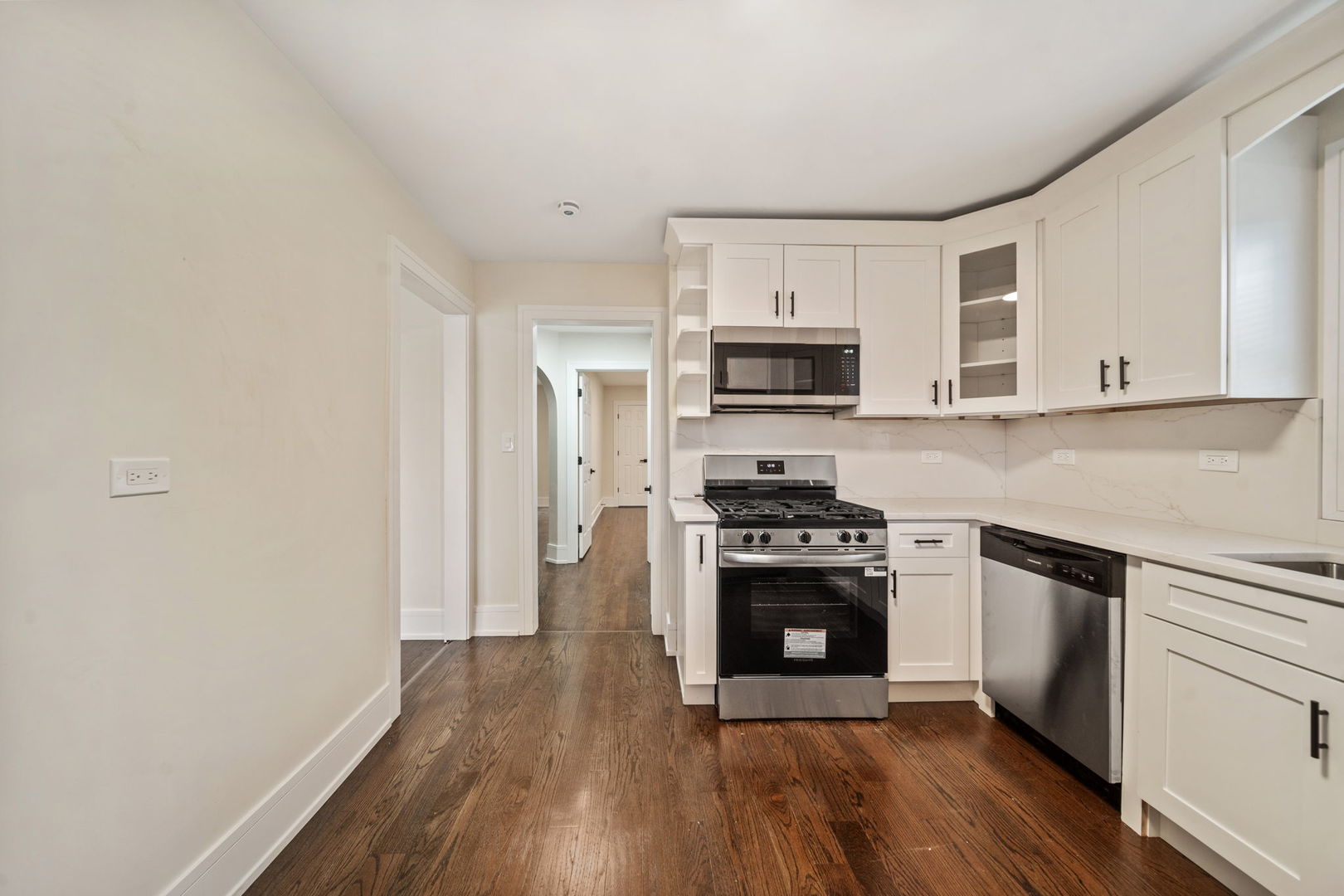 10235 S Rhodes Avenue, Chicago, IL 60628