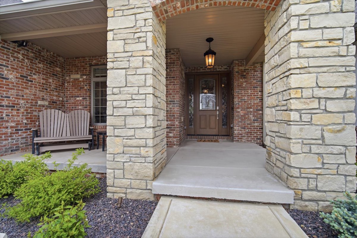 34 Stonebrook Court, Bloomington, IL 61704