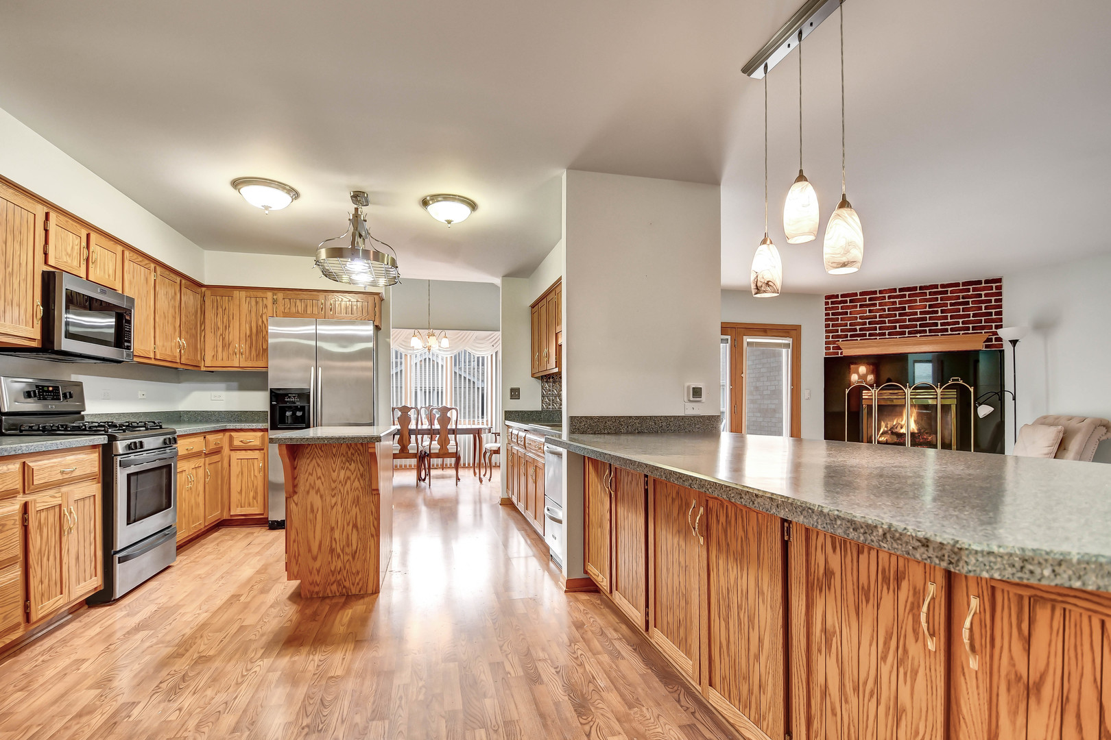 13537 Latrobe Avenue #-, Crestwood, IL 60418