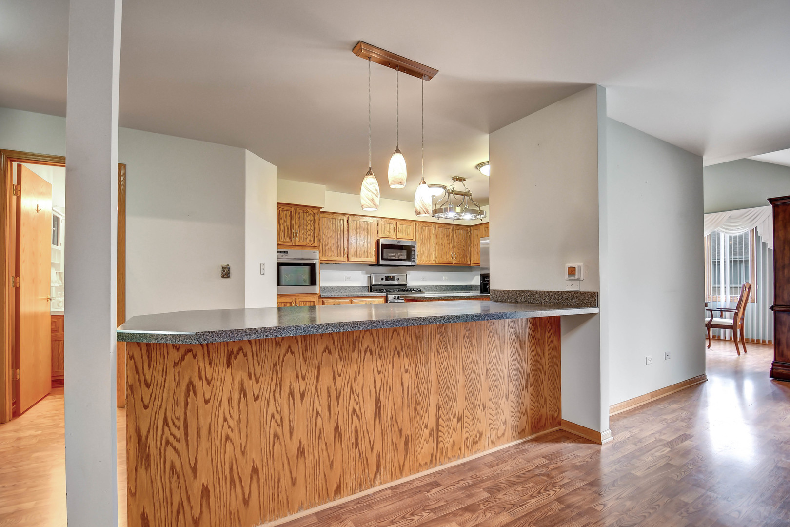 13537 Latrobe Avenue #-, Crestwood, IL 60418