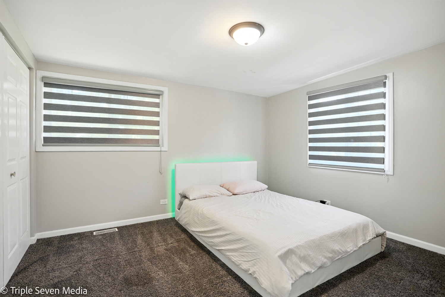 28629 W Ravine Drive, Barrington, IL 60010