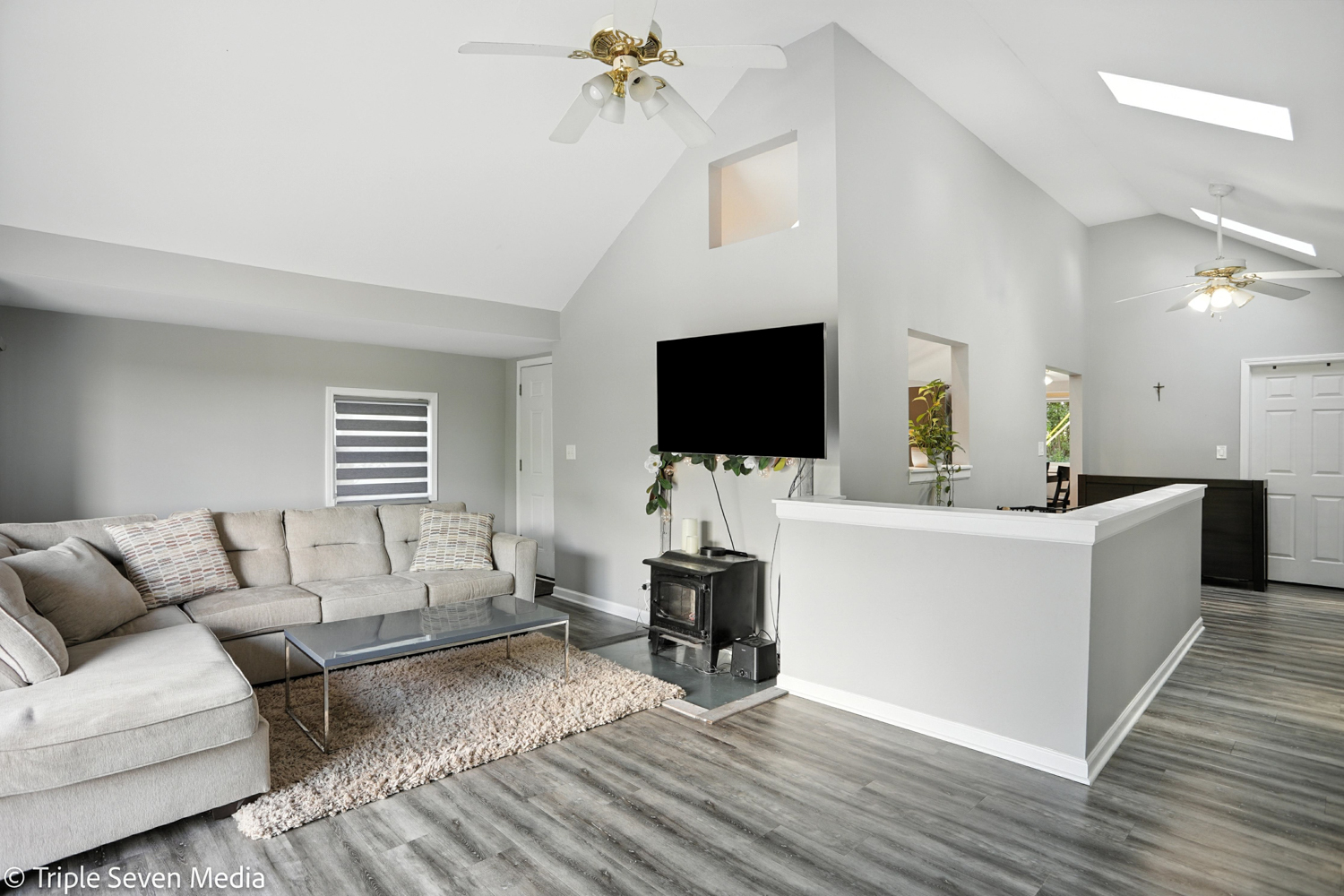 28629 W Ravine Drive, Barrington, IL 60010