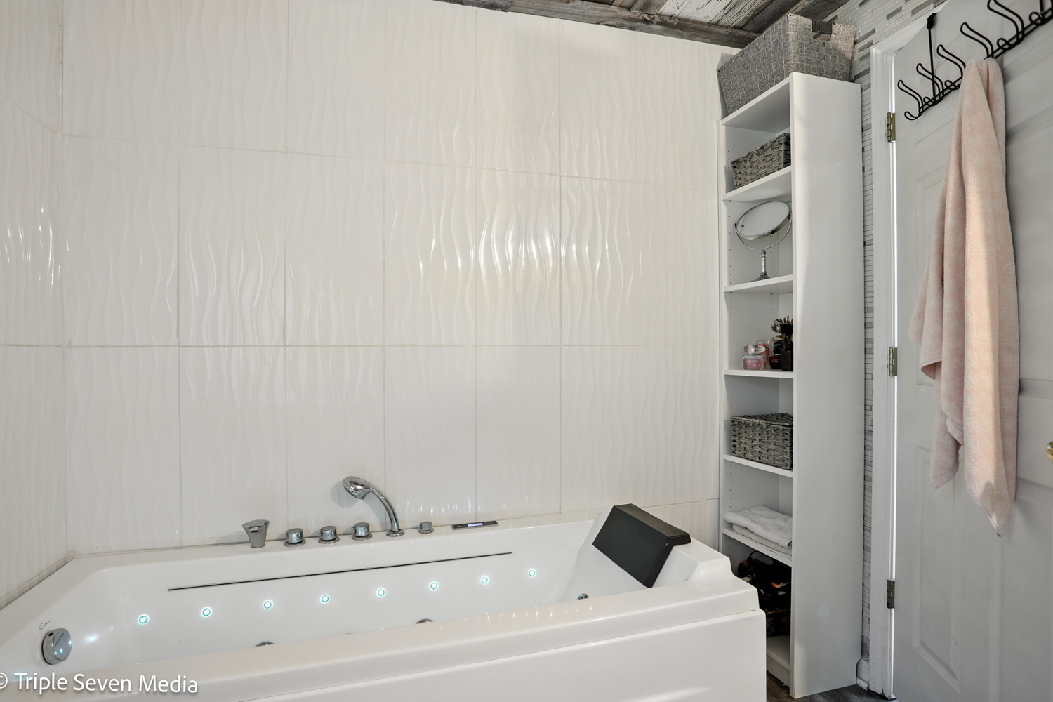 28629 W Ravine Drive, Barrington, IL 60010