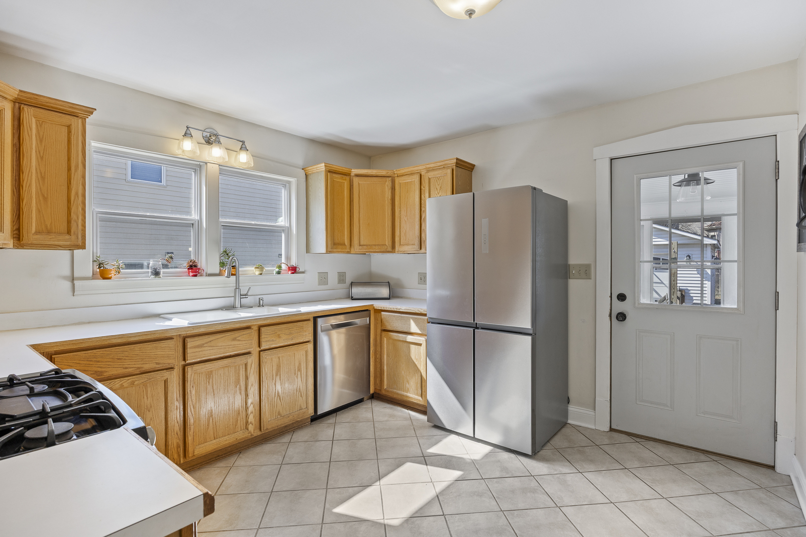 0S644 East Street, Winfield, IL 60190