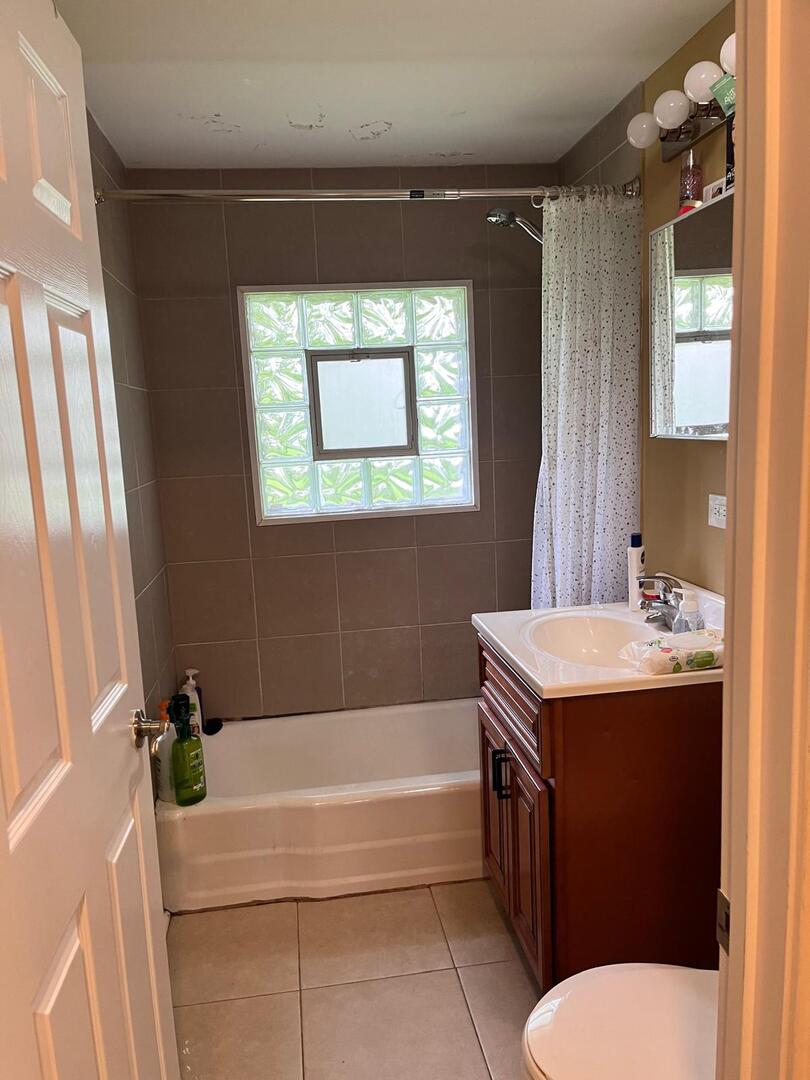 236 WELLESLEY Court, Schaumburg, IL 60193