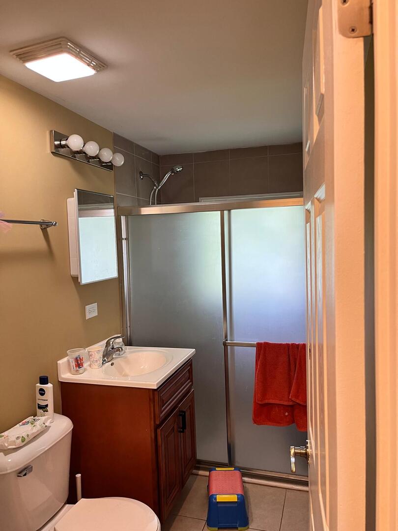 236 WELLESLEY Court, Schaumburg, IL 60193