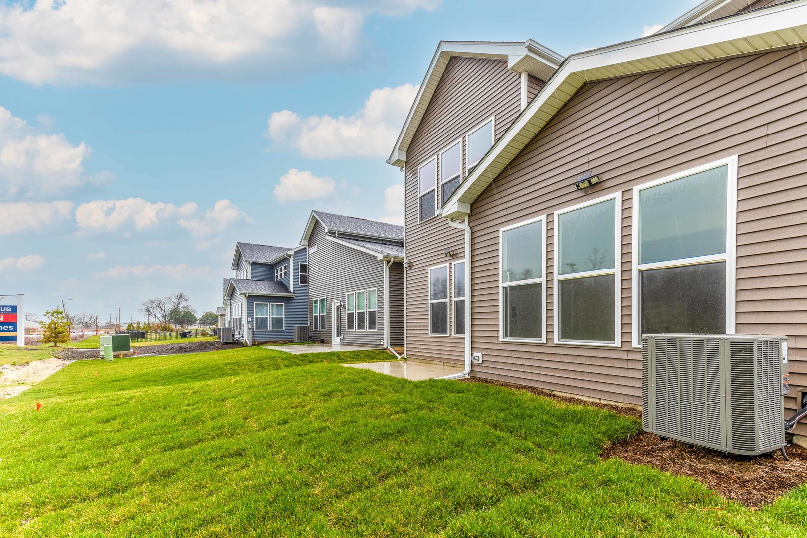 2751 Lawlor Lane, Naperville, IL 60564