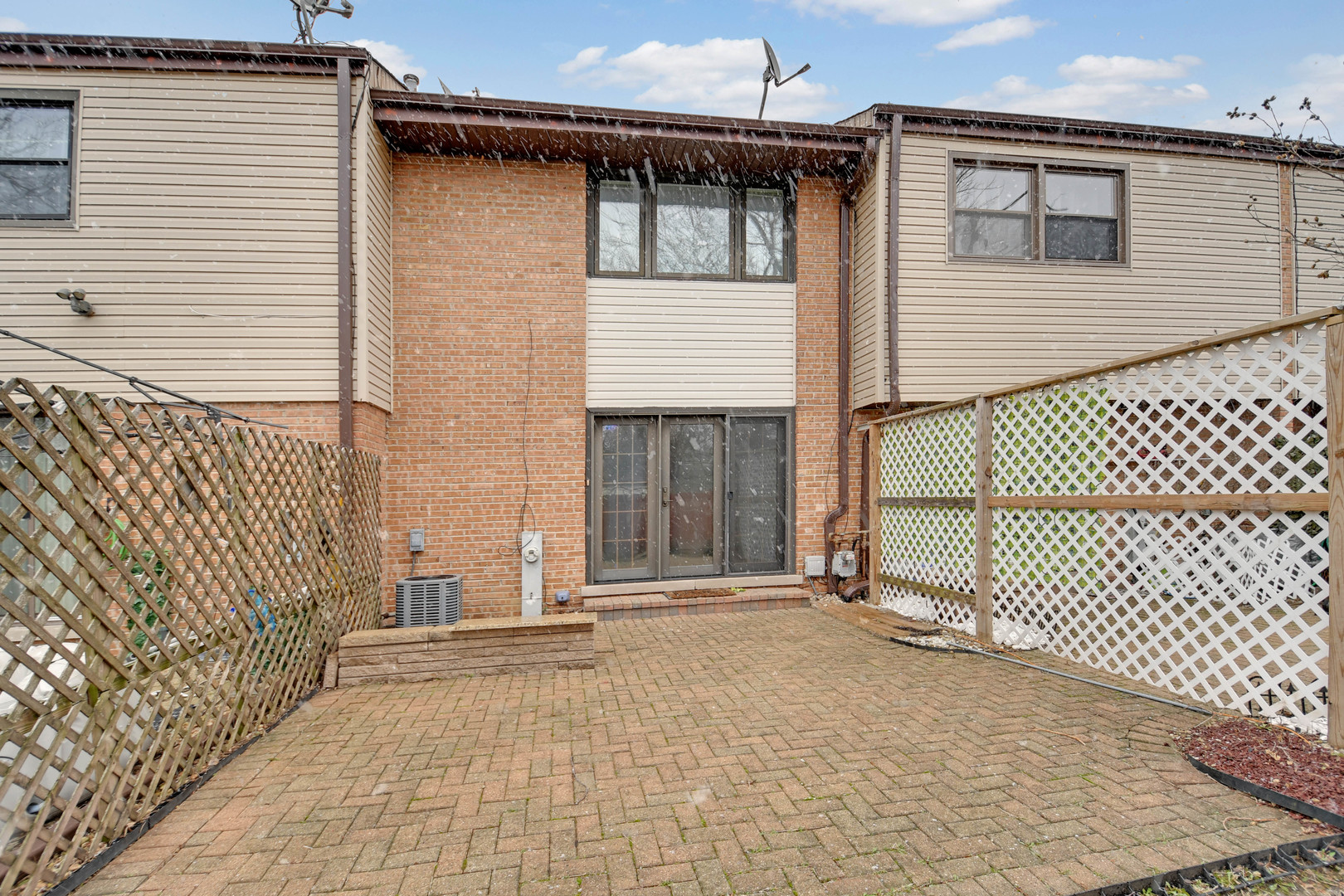 7666 S 88th Court, Justice, IL 60458