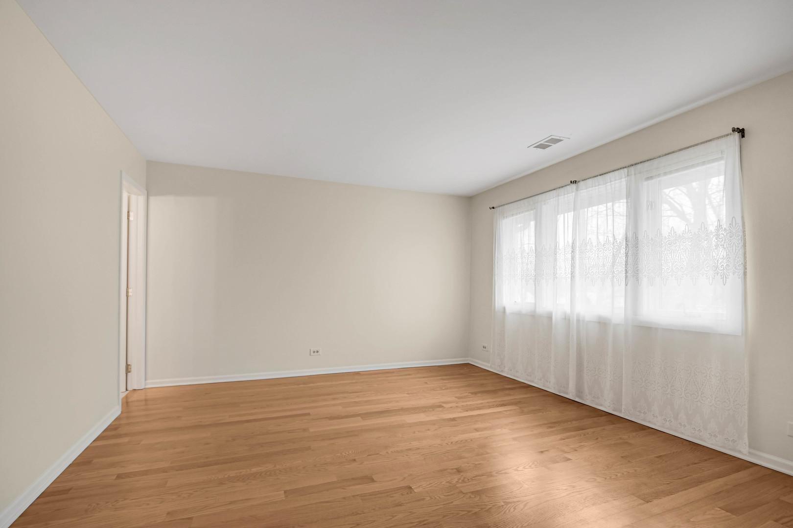 7666 S 88th Court, Justice, IL 60458