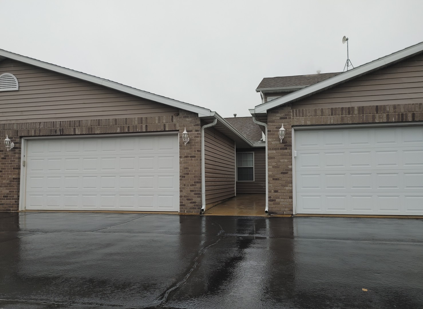 150 N Wooster Street #9, Capron, IL 61012