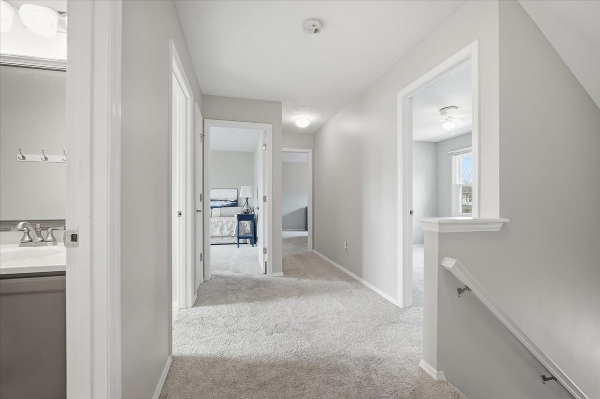 211 Lake Shore Circle, Bloomington, IL 61704