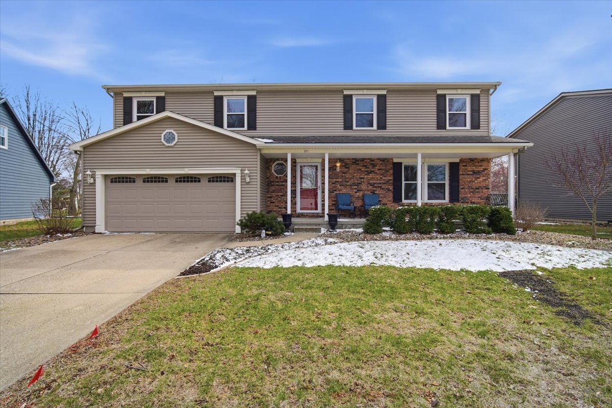 211 Lake Shore Circle, Bloomington, IL 61704