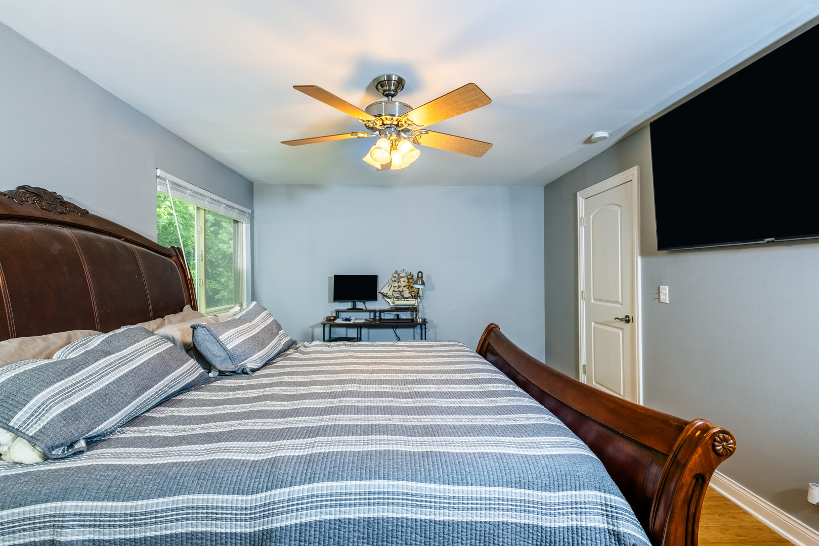 71 White Oaks Road, Fox Lake, IL 60020