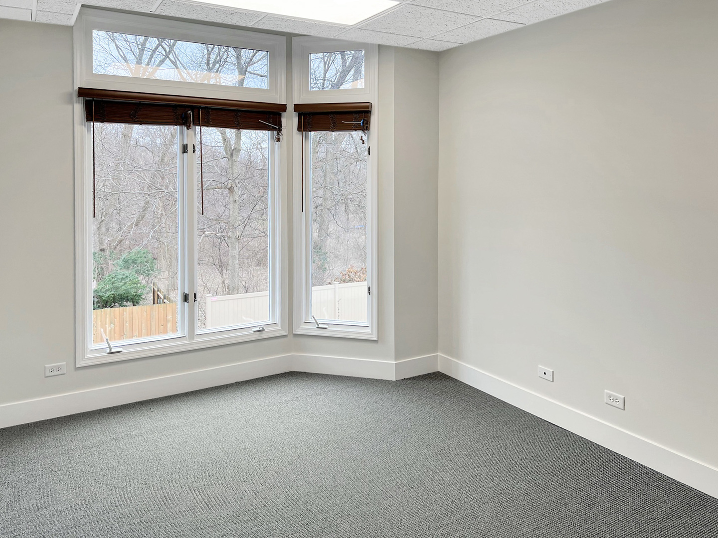 610 W Roosevelt Road #D2, Wheaton, IL 60187