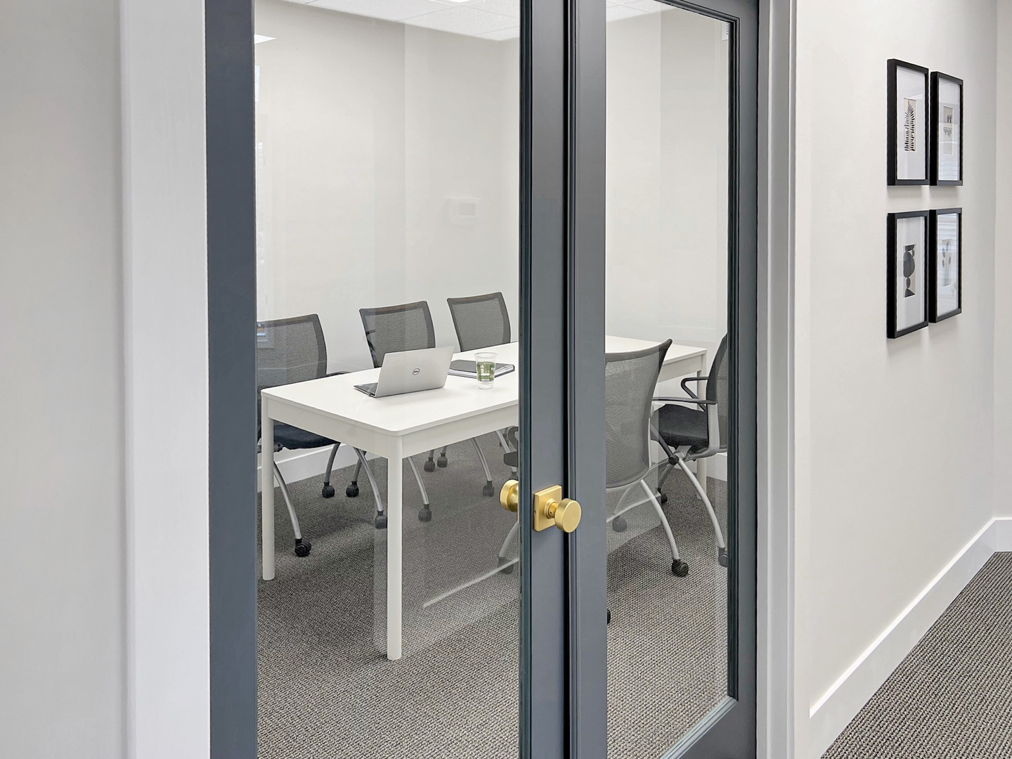 610 W Roosevelt Road #D2, Wheaton, IL 60187