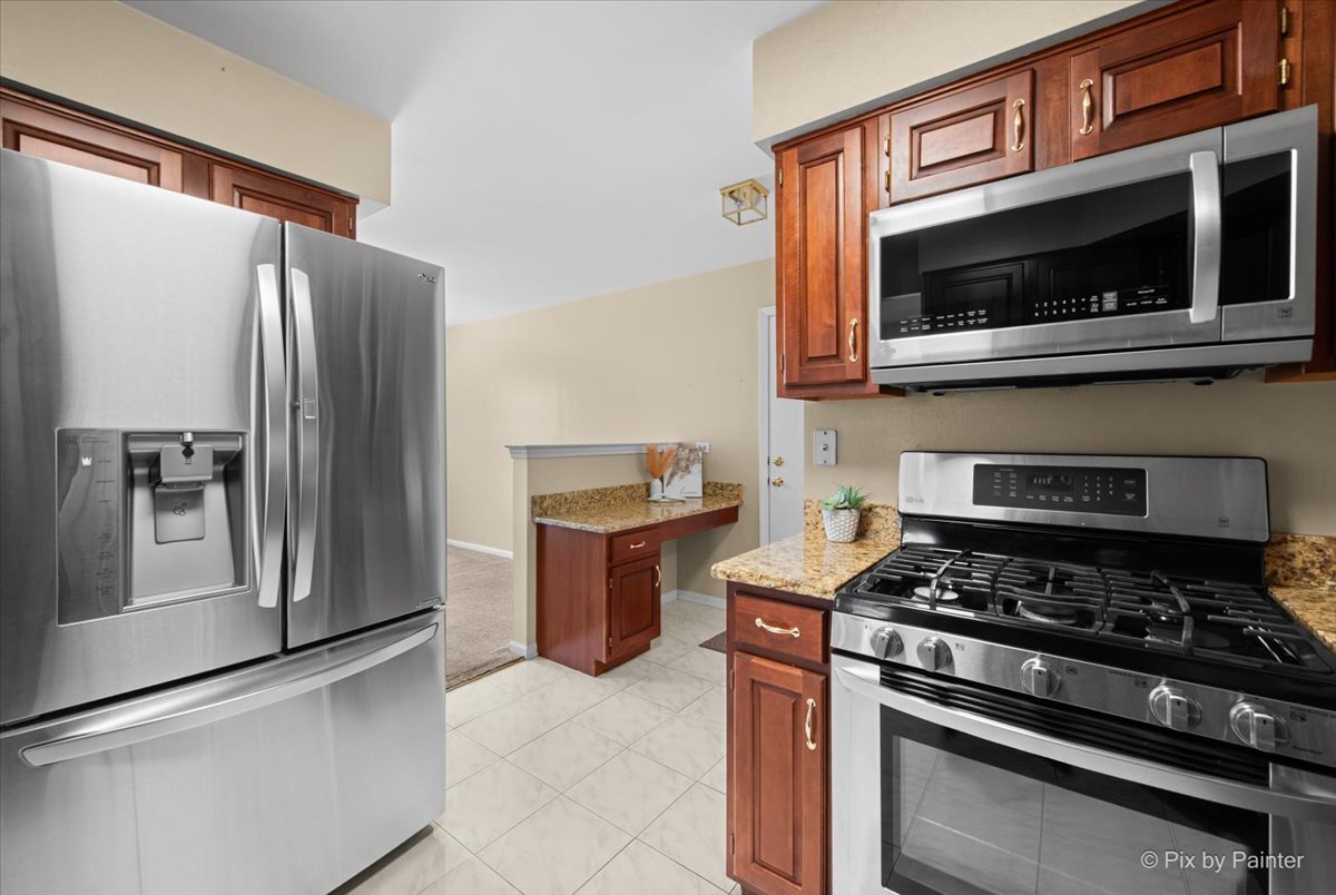 620 Stone Brook Court, Elk Grove Village, IL 60007