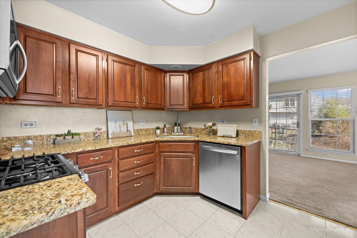 620 Stone Brook Court, Elk Grove Village, IL 60007