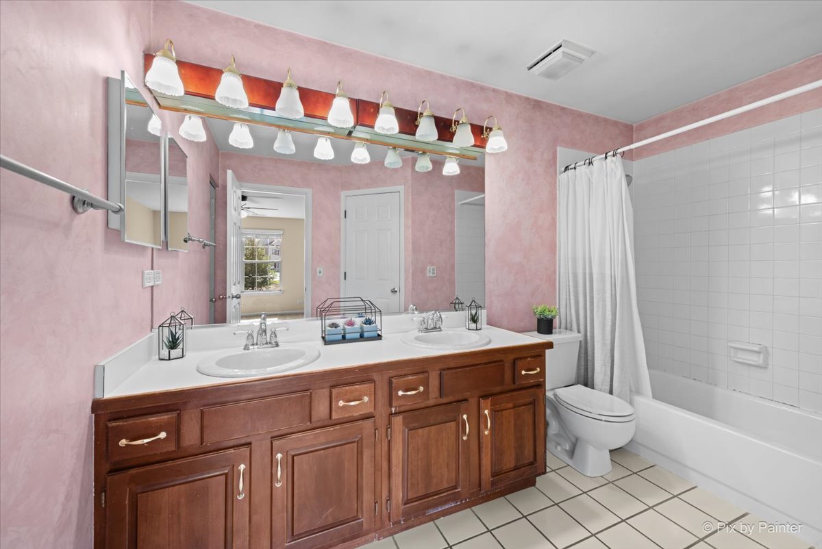 620 Stone Brook Court, Elk Grove Village, IL 60007