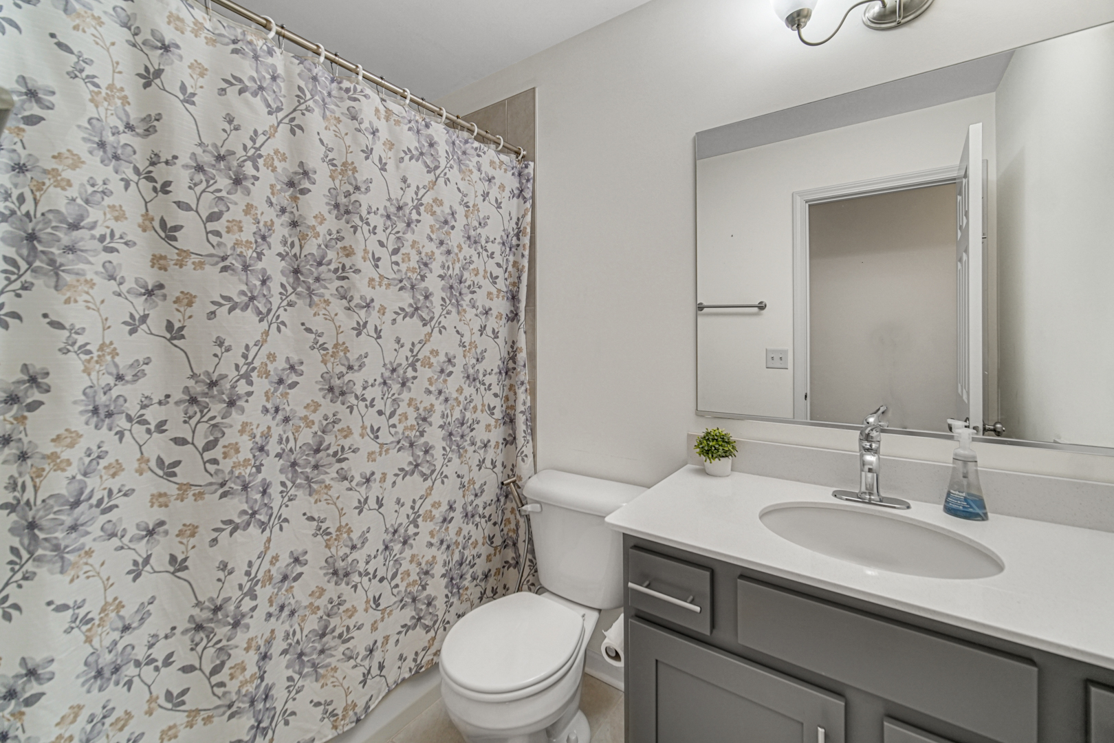 3S528 Cambridge Court #3S528, Warrenville, IL 60555