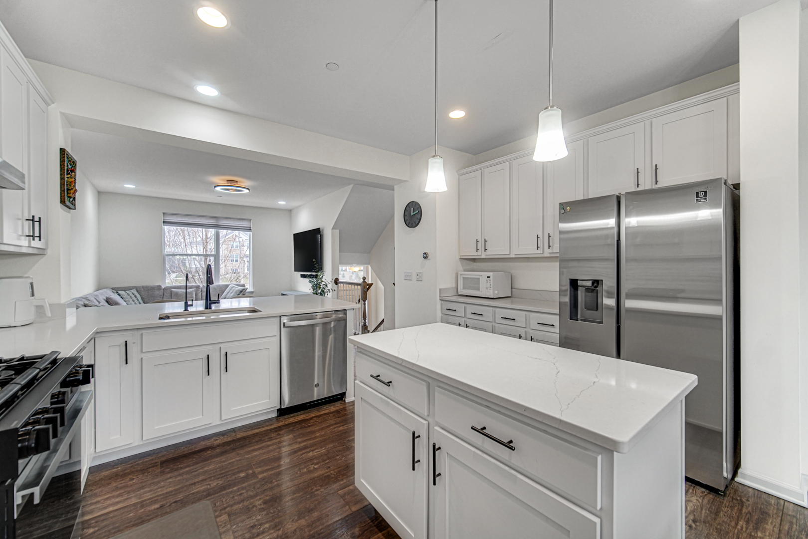 3S528 Cambridge Court #3S528, Warrenville, IL 60555