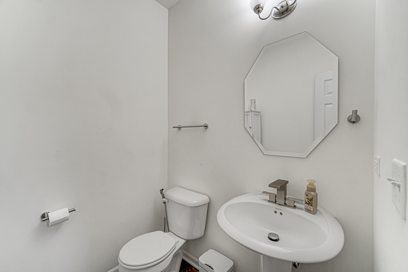 3S528 Cambridge Court #3S528, Warrenville, IL 60555