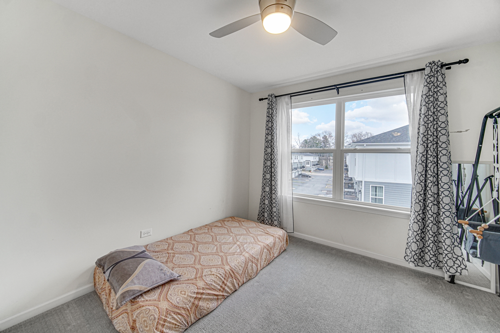 3S528 Cambridge Court #3S528, Warrenville, IL 60555