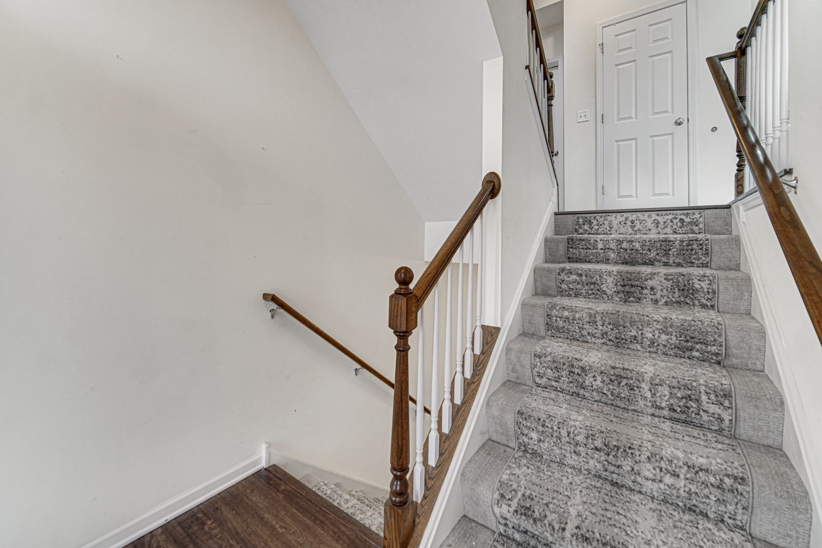 3S528 Cambridge Court #3S528, Warrenville, IL 60555