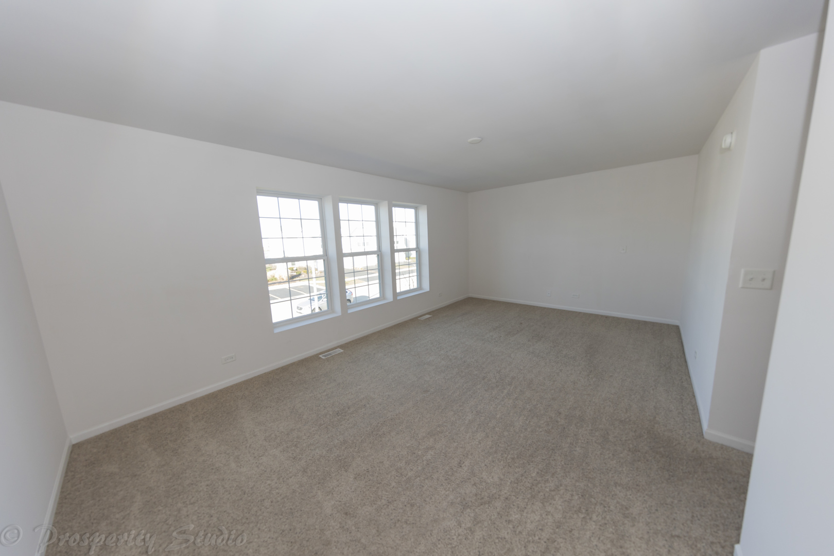 636 Hawley Drive, Oswego, IL 60543